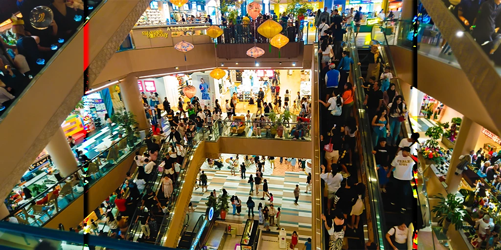 crowded mall